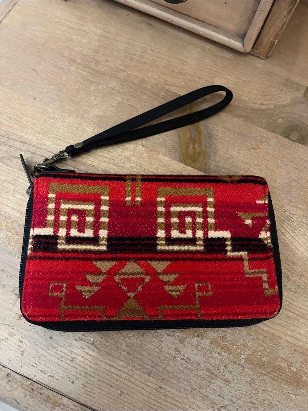 Pendleton Wristlet Wallet Southwestern Aztec Design